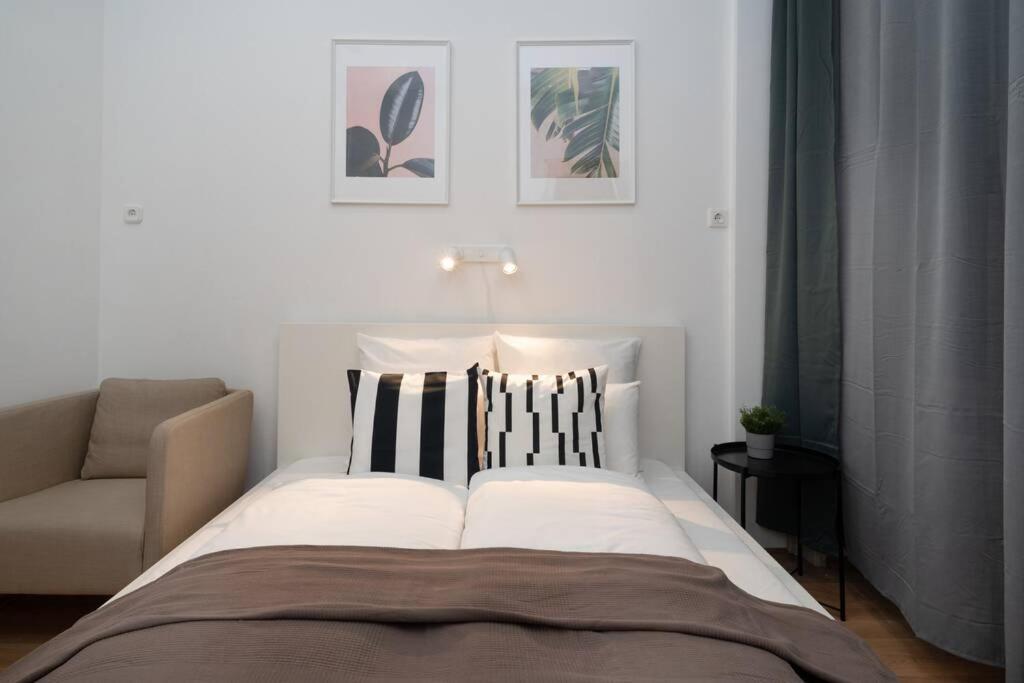 Best Located, 150 M2 5 Bedrooms Apt., Budapest Bagian luar foto