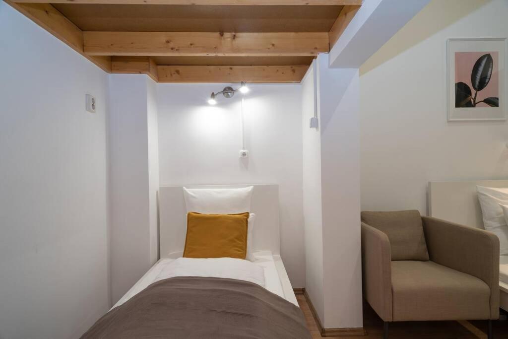 Best Located, 150 M2 5 Bedrooms Apt., Budapest Bagian luar foto